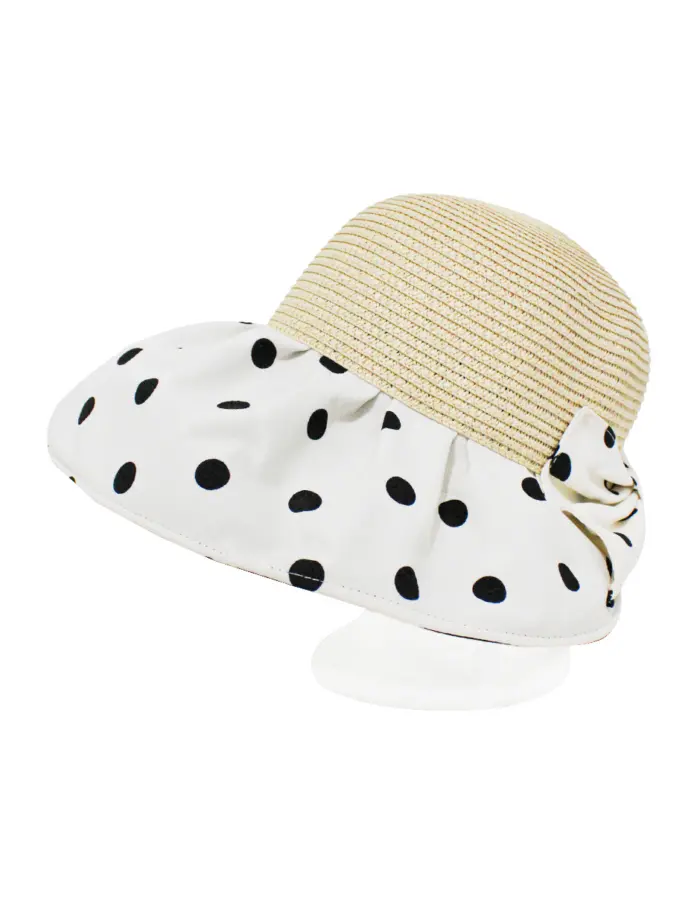Sombrero tejido beige con olan de tela blanco y puntos negros de 33x33x12cm - Image 2