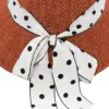 Sombrero tejido naranja con listón blanco y puntos negros de 30x30x15cm - Image 3