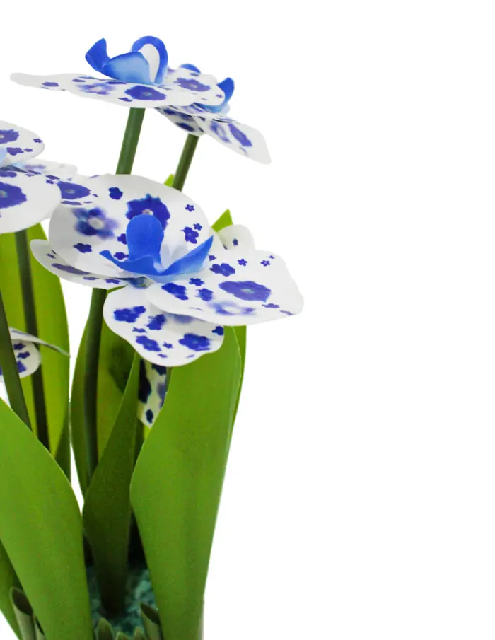 Ramo artificial de orquideas en base blanco con azul de 15x15x31cm - Image 3