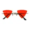 Lentes para sol con cristales triangulares rojo con dorado de 14.5x15x4.4cm - Image 2
