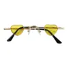 Lentes para sol con cristales diseño corazón amarillo con dorado de 13.5x14.5x2.9cm - Image 2