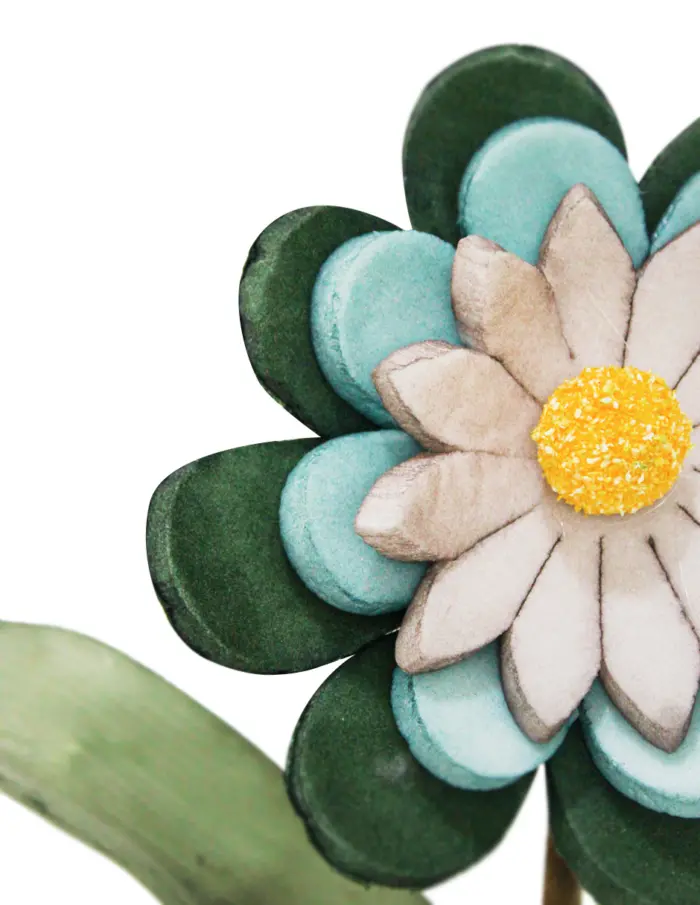 Flor de látex azul con verde y lila en base de madera de 12x12x35cm - Image 2