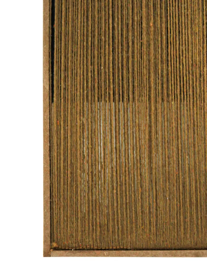 Cuadro de hilo en tonos café con blanco de 71x71x3.5cm - Image 2