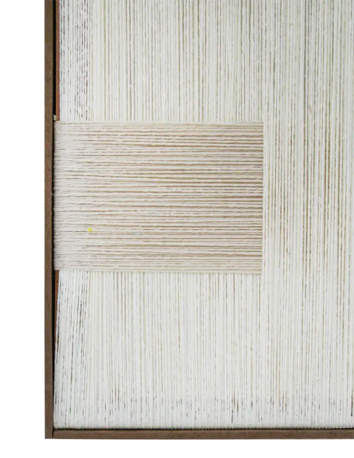 Cuadro de hilo blanco con beige diseño cruzado de 50x70x3.5cm - Image 2