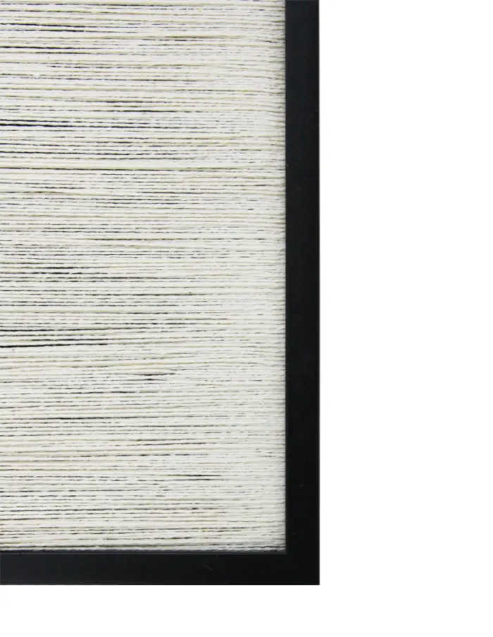 Cuadro de hilo blanco con cuadros negros de 50x70x2.8cm - Image 2