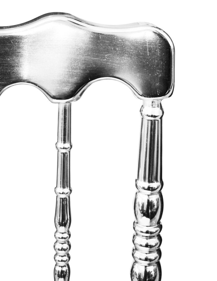 Silla de metal plateada con asiento suave de 50x40x93x44cm Soporta 120kg - Image 4