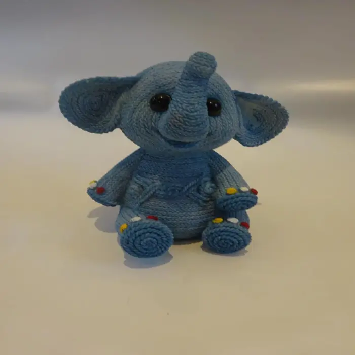 Elefante Azul Imitación Crochet