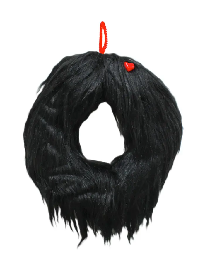 Corona de Peluche Negra con Corazón Rojo