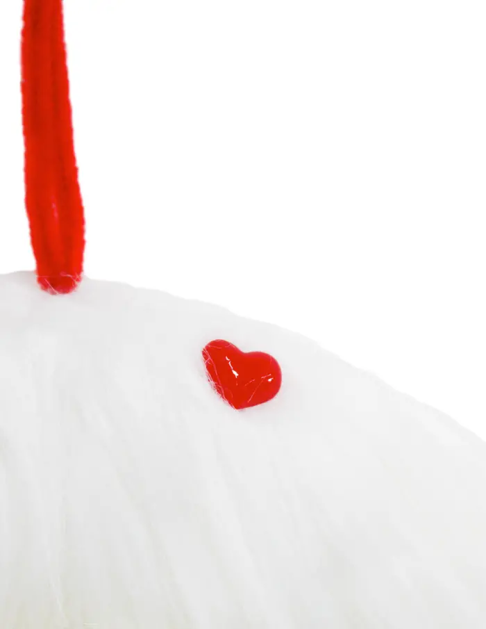 Corona de Peluche Blanca con Corazón Rojo - Image 2
