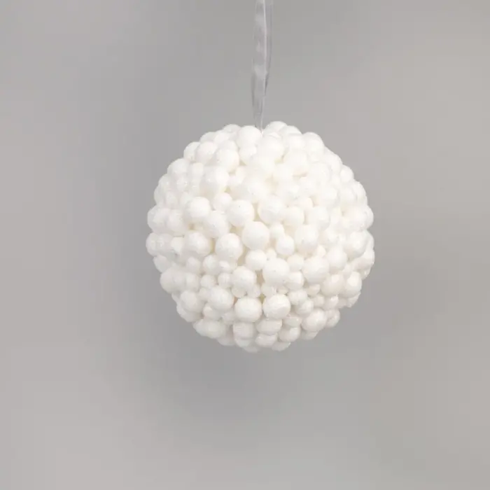 Bola con Pompones Blancos