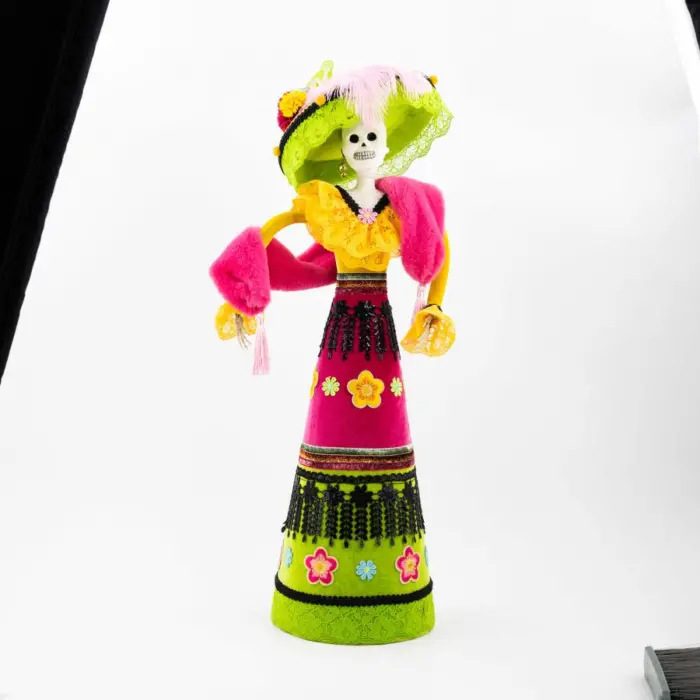 Catrina con Vestido Verde con Amarillo y Reboso Rosa Mexicano