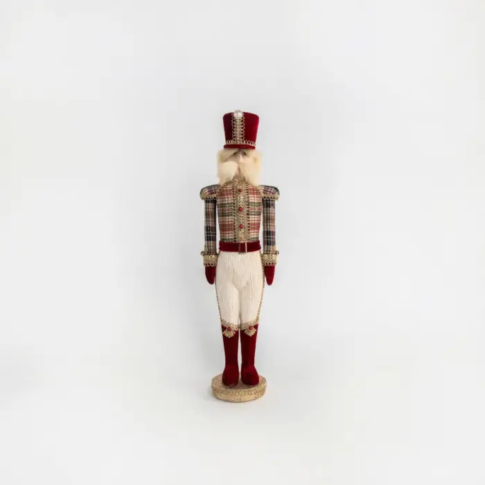Cascanueces con Traje Rojo y Blanco