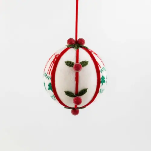 Esfera Blanca con Gajos de Tela y Muérdagos