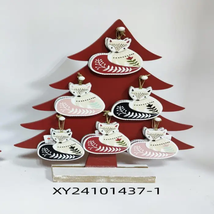 Árbol de Madera Roja con 12 Zorros Colgantes