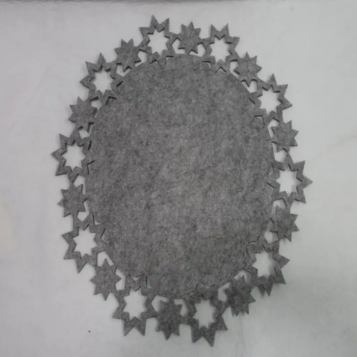 Mantel Gris con Orilla de Estrellas