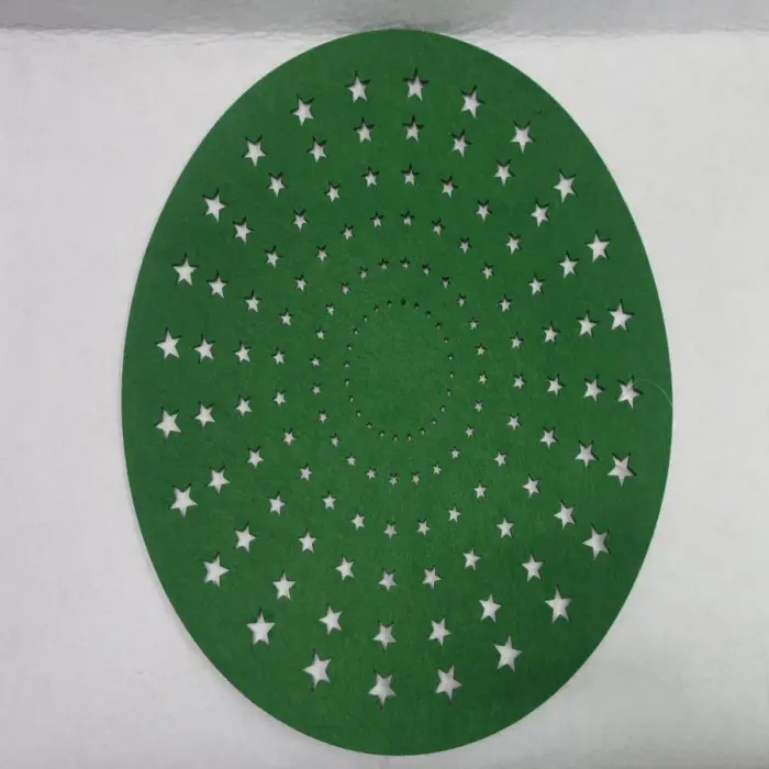 Mantel Verde con Estrellas Perforadas