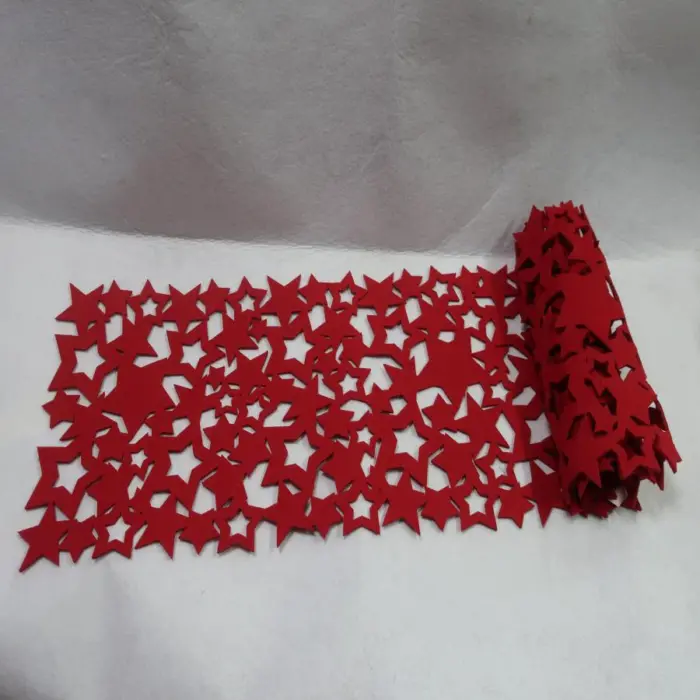 Camino de Mesa Rojo Diseño Estrellas