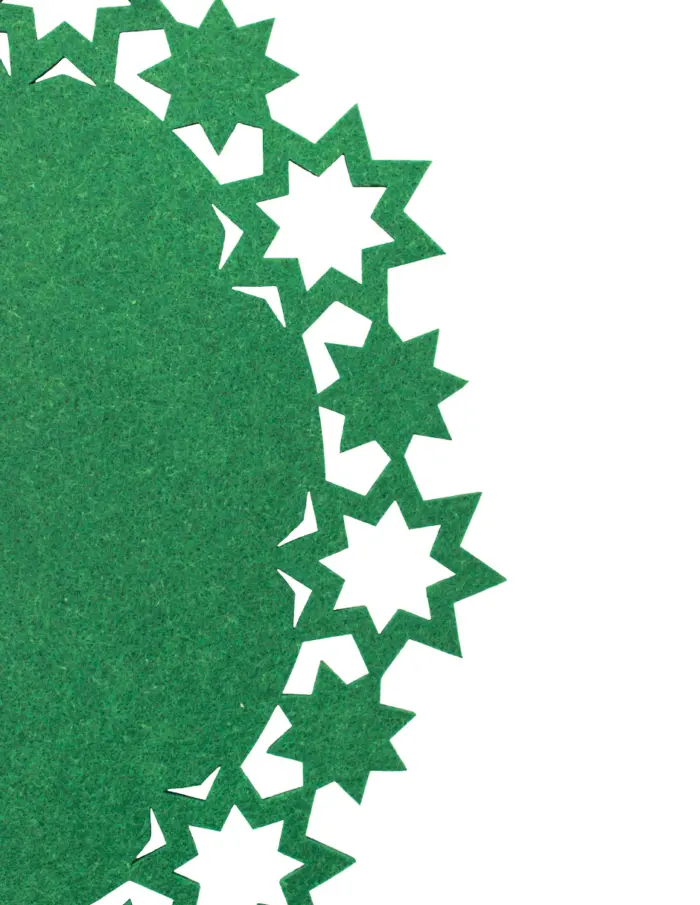 Mantel Verde con Orilla de Estrellas - Image 3