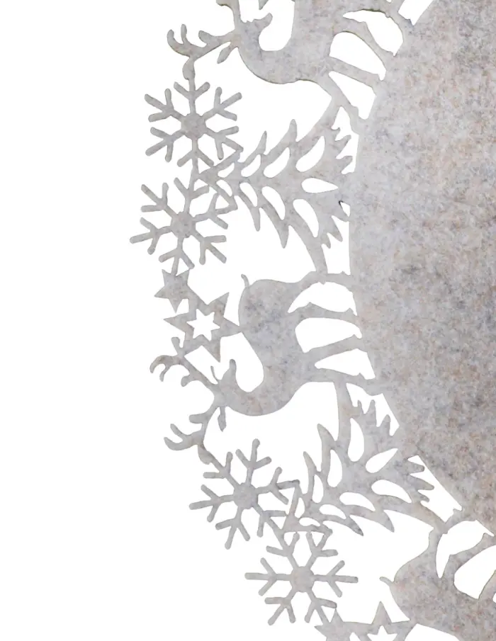 Mantel Beige con Ciervos y Copos Navideños - Image 3
