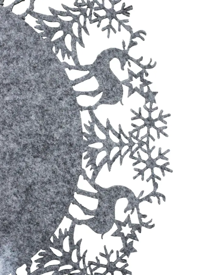 Mantel Gris con Ciervos y Copos Navideños - Image 3