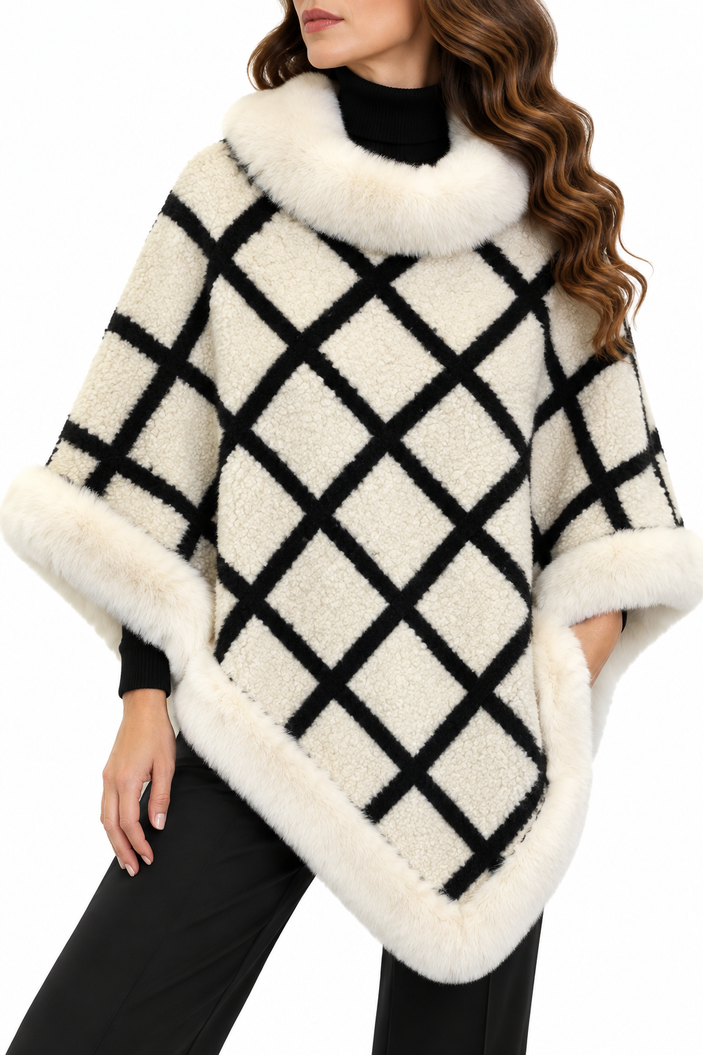 Poncho Blanco de Peluche con Cuadros Negros - Galerías el Triunfo