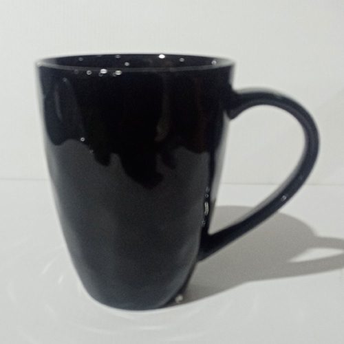 Taza de porcelana negra - Galerías el Triunfo - 090307370381